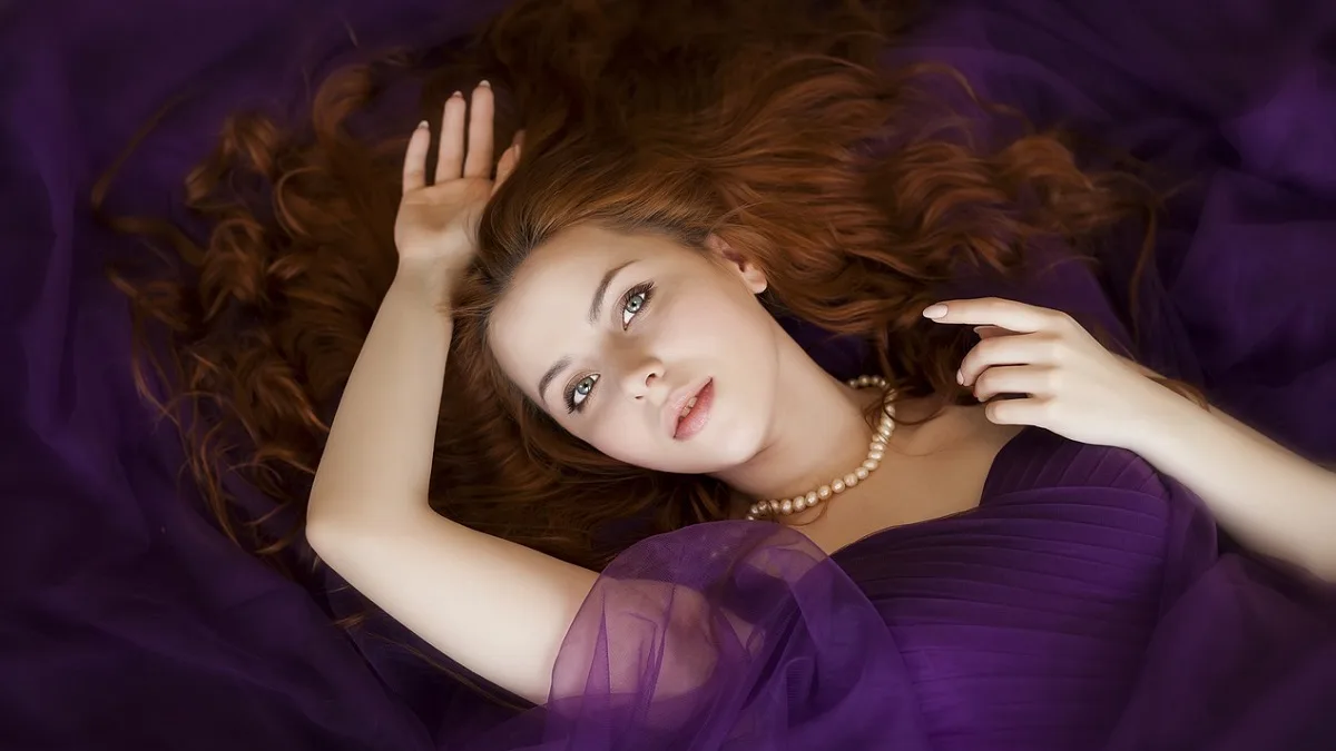 purple dress